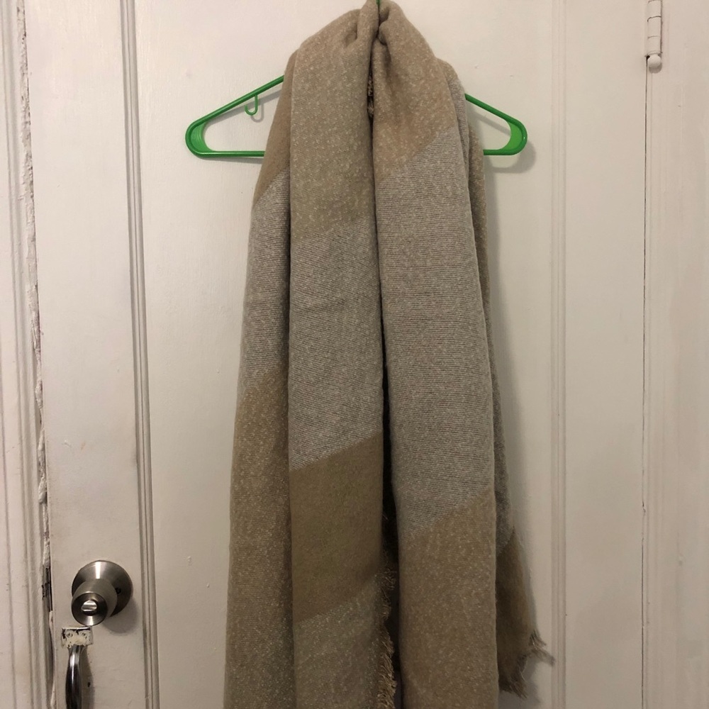Beige scarf